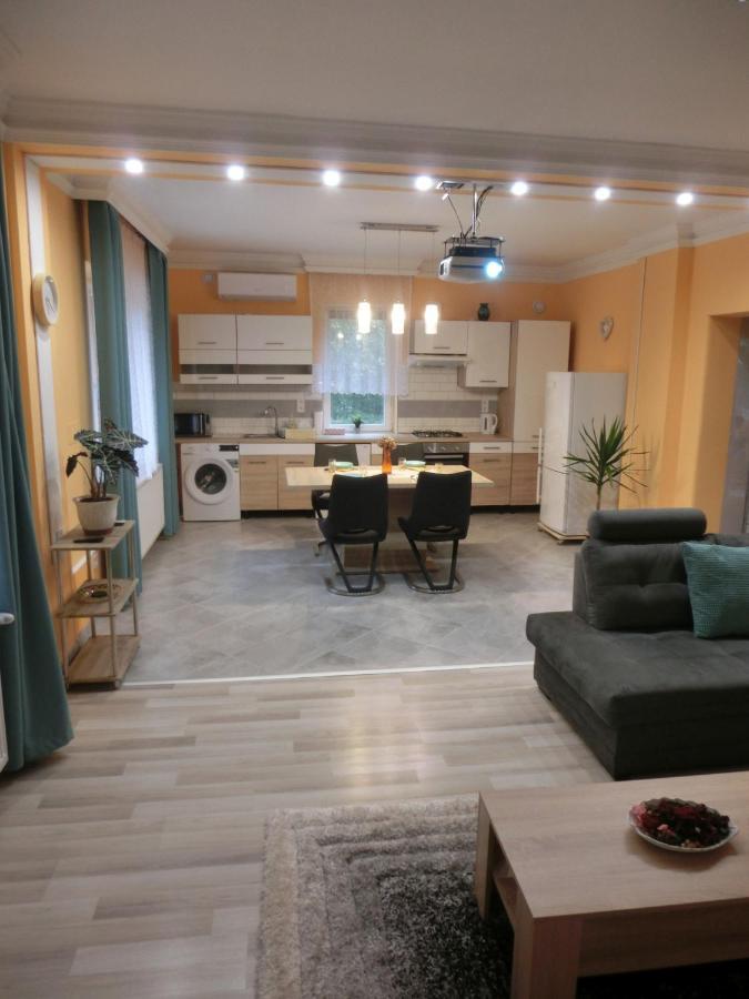 Pilis Apartman Piliscsaba ภายนอก รูปภาพ